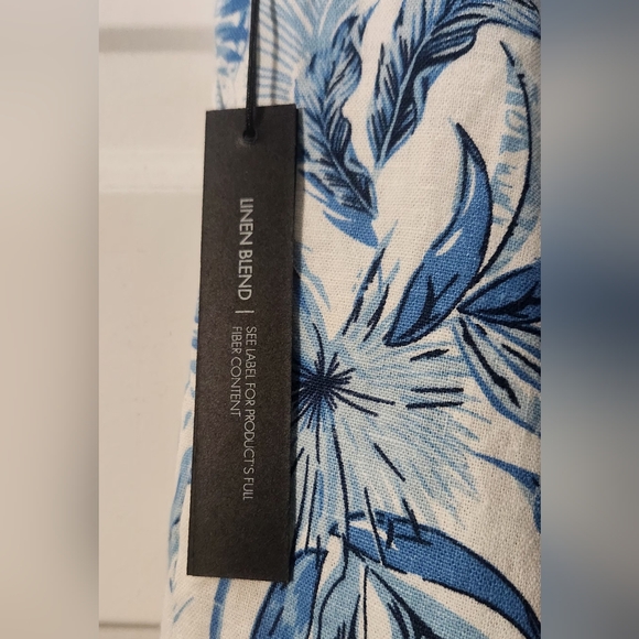 Tahari Linen Blend Wide Leg Blue and White Foral with elastic waist pants 1X - Picture 6 of 7